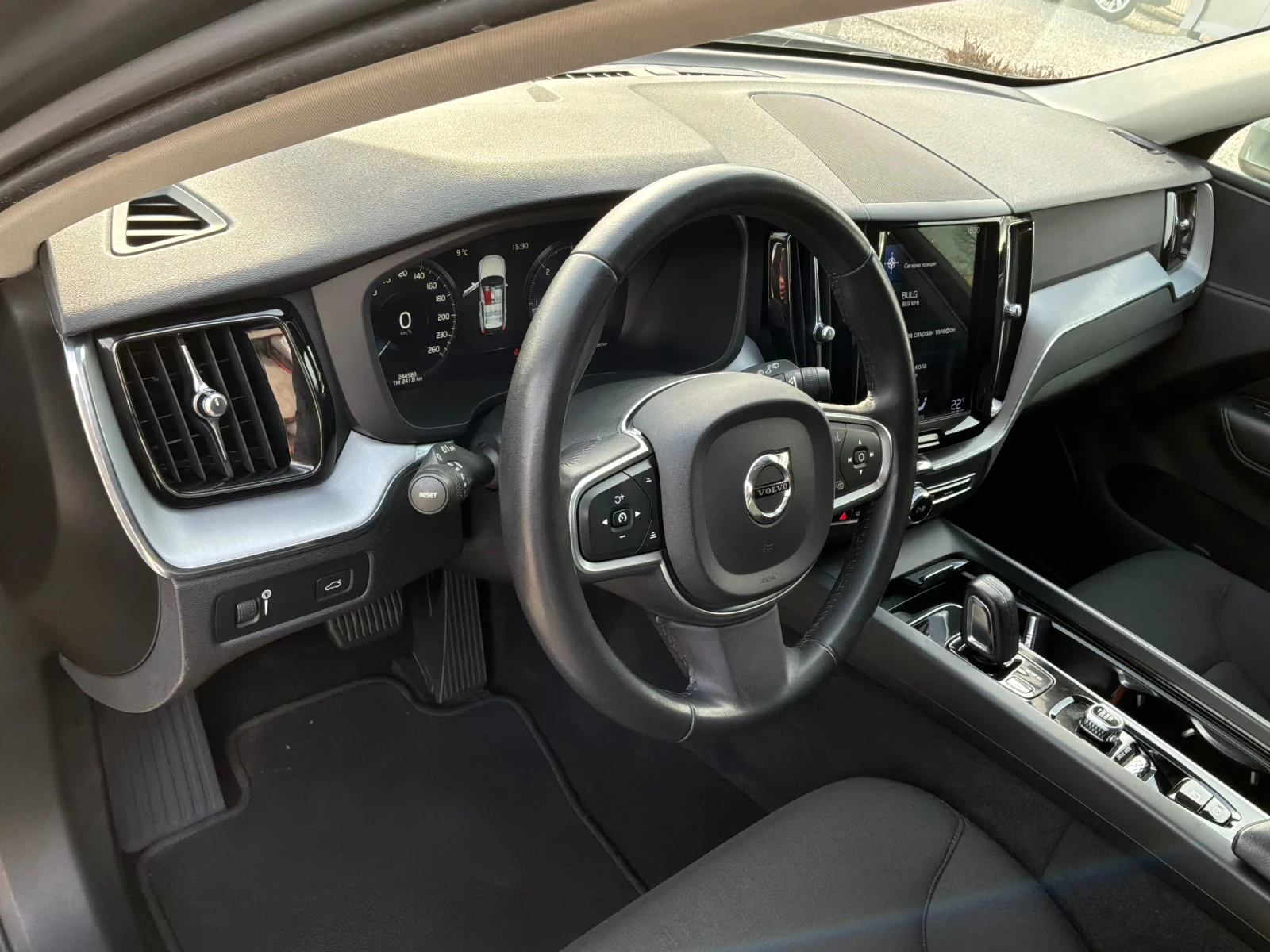 Volvo XC60 2.0 Hybrid 4х4 2021г. 8ск. 197к.с - изображение 7