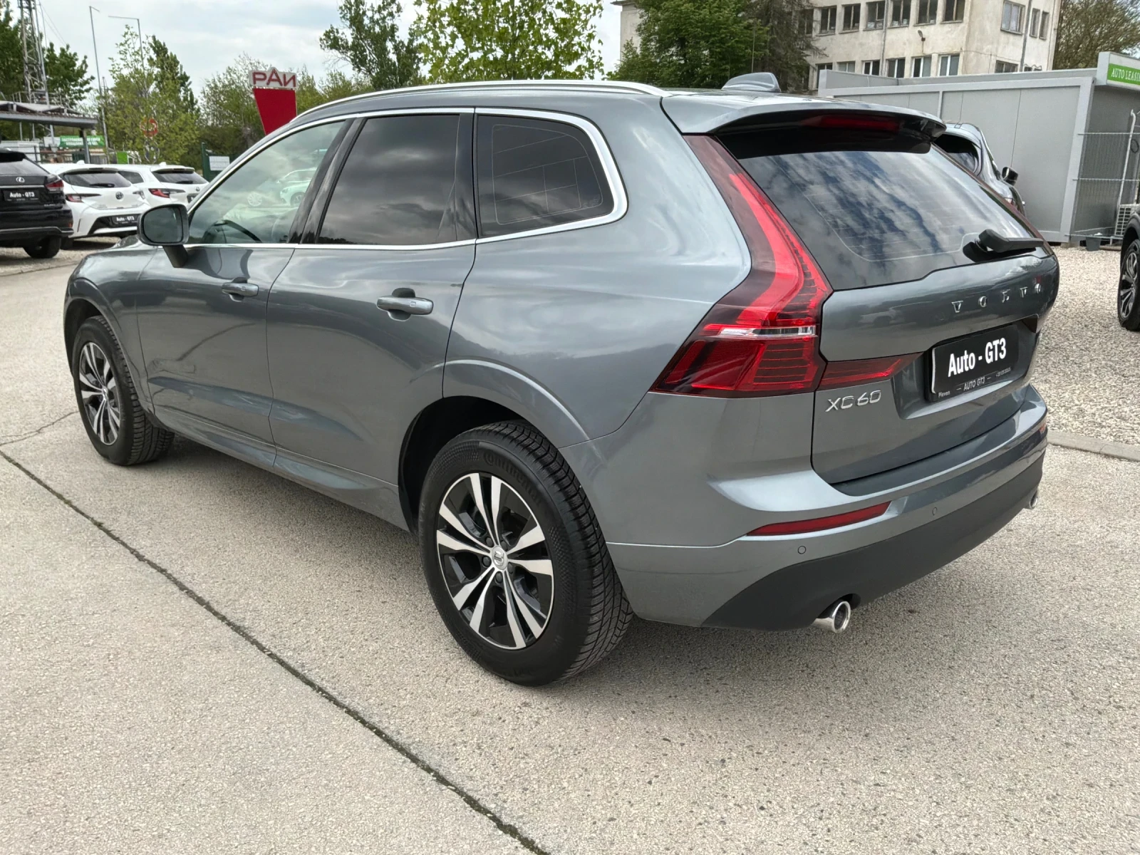 Volvo XC60 2.0 Hybrid 4х4 2021г. 8ск. 197к.с, снимка 6 - Автомобили и джипове - 53686122