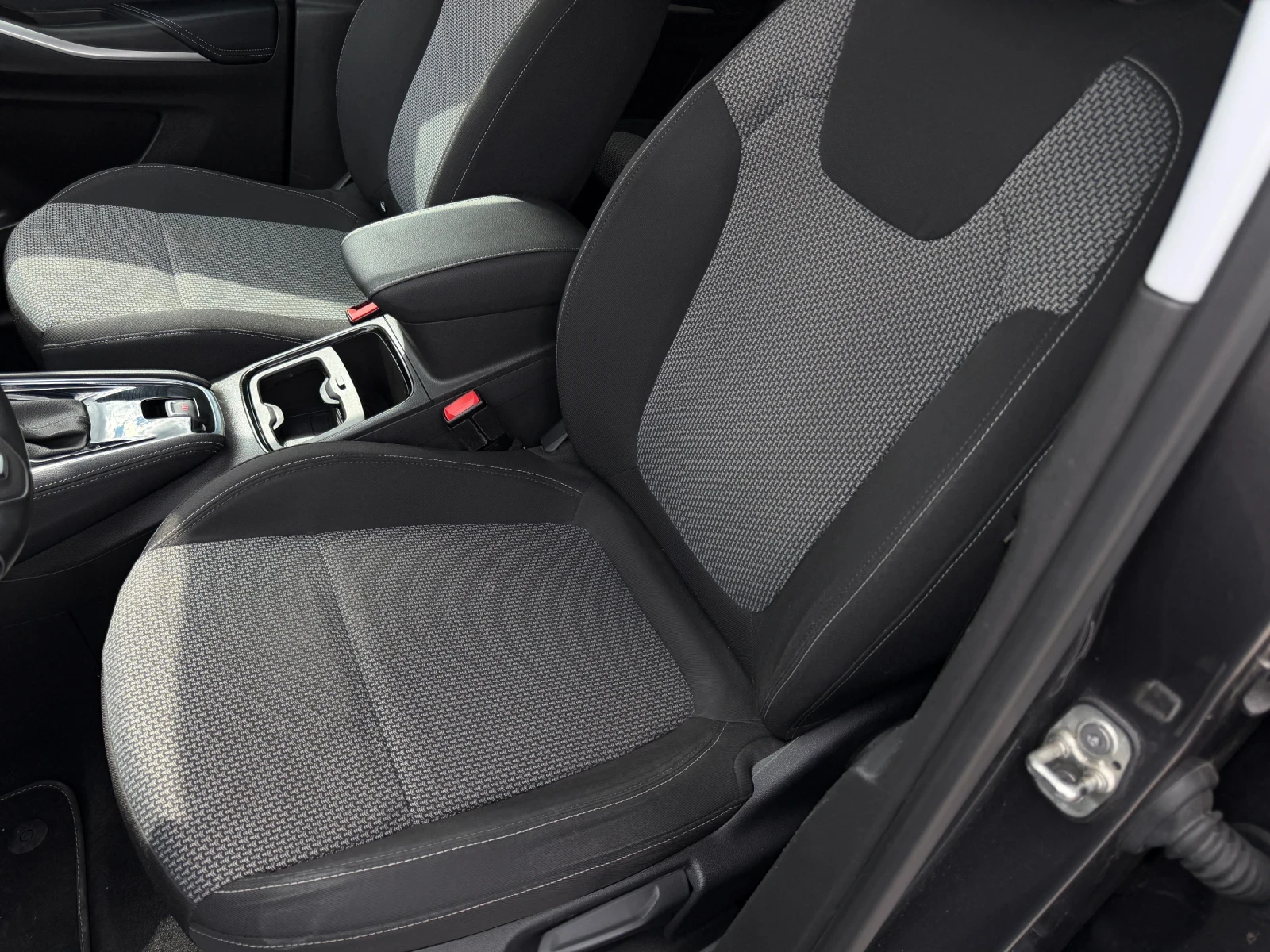 Opel Grandland X 1.5 CDTI, снимка 13 - Автомобили и джипове - 54225100