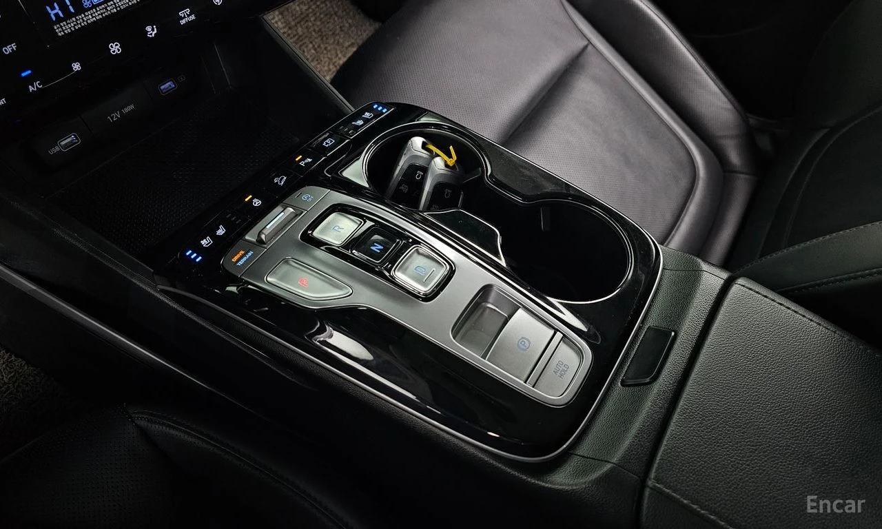 Hyundai Tucson 2.0 D Premium 4x4* DISTRONIC* ПОДГРЕВ* ОБДУХВАНЕ* , снимка 15 - Автомобили и джипове - 54764446