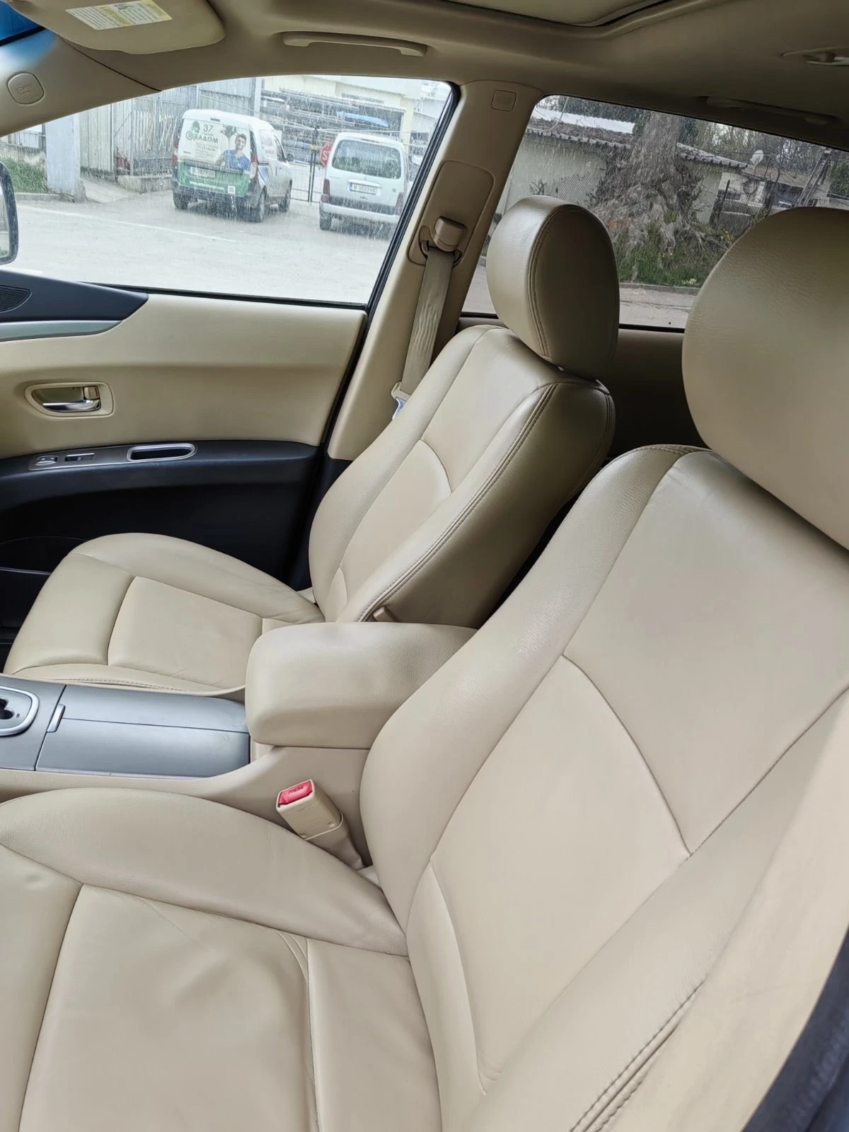 Subaru B10 Tribeka Limited Газ/Бензин, снимка 6 - Автомобили и джипове - 54973552