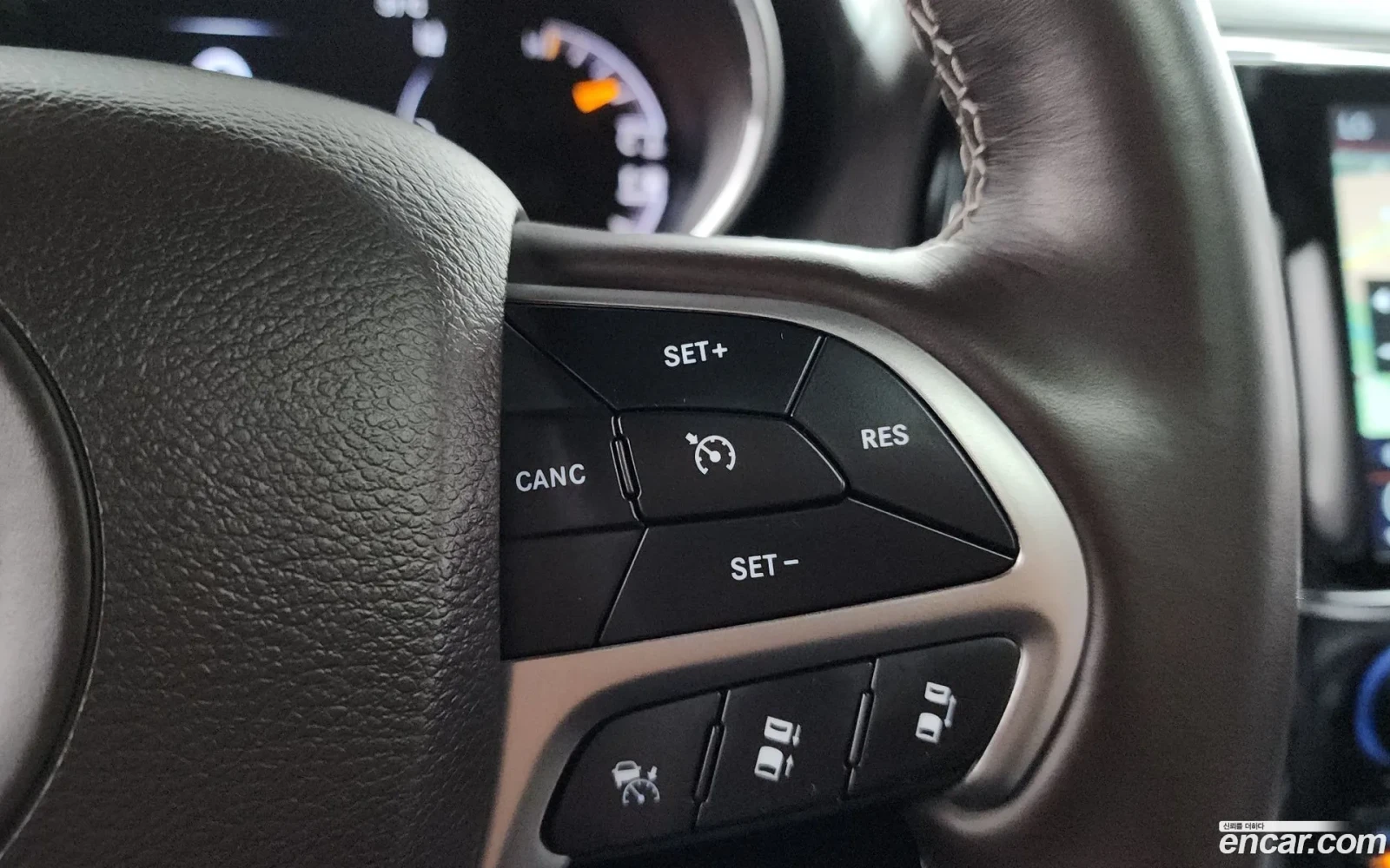Jeep Grand cherokee OVERLAND 4X4 3.6 8ZF ДИСТРОНИК ОБДУХВАНЕ CARPLAY, снимка 10 - Автомобили и джипове - 55484011