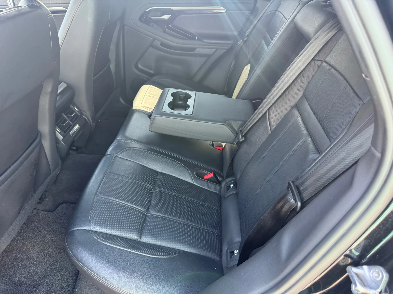 Land Rover Range Rover Evoque MILD HYBRID * 4WD* LED* NAVI* КОЖА* КАМЕРИ* DIGITA, снимка 8 - Автомобили и джипове - 55834673
