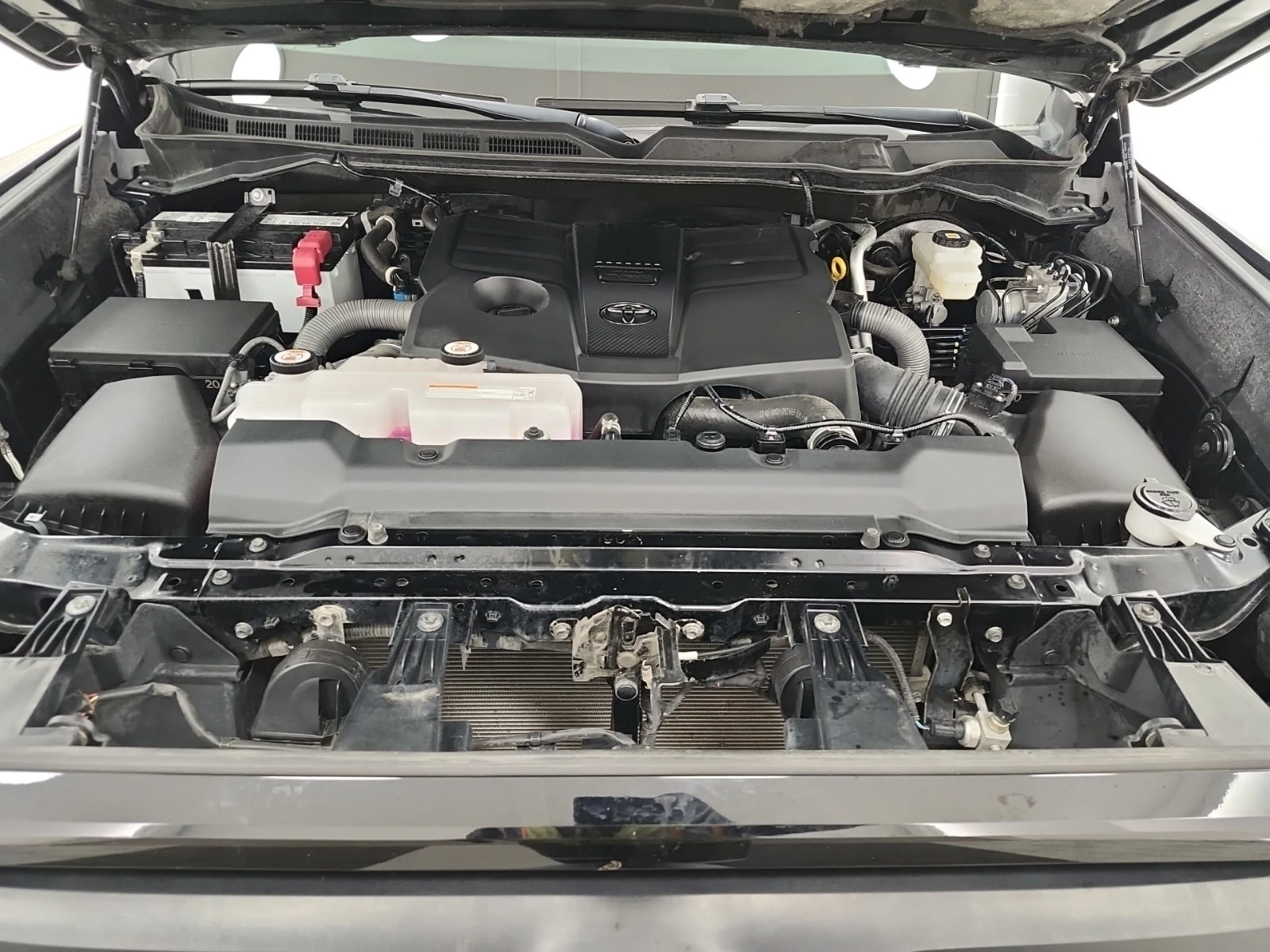 Toyota Tundra * SR5 CREW CAB LONG BED * 4WD * CARFAX * , снимка 17 - Автомобили и джипове - 56120728