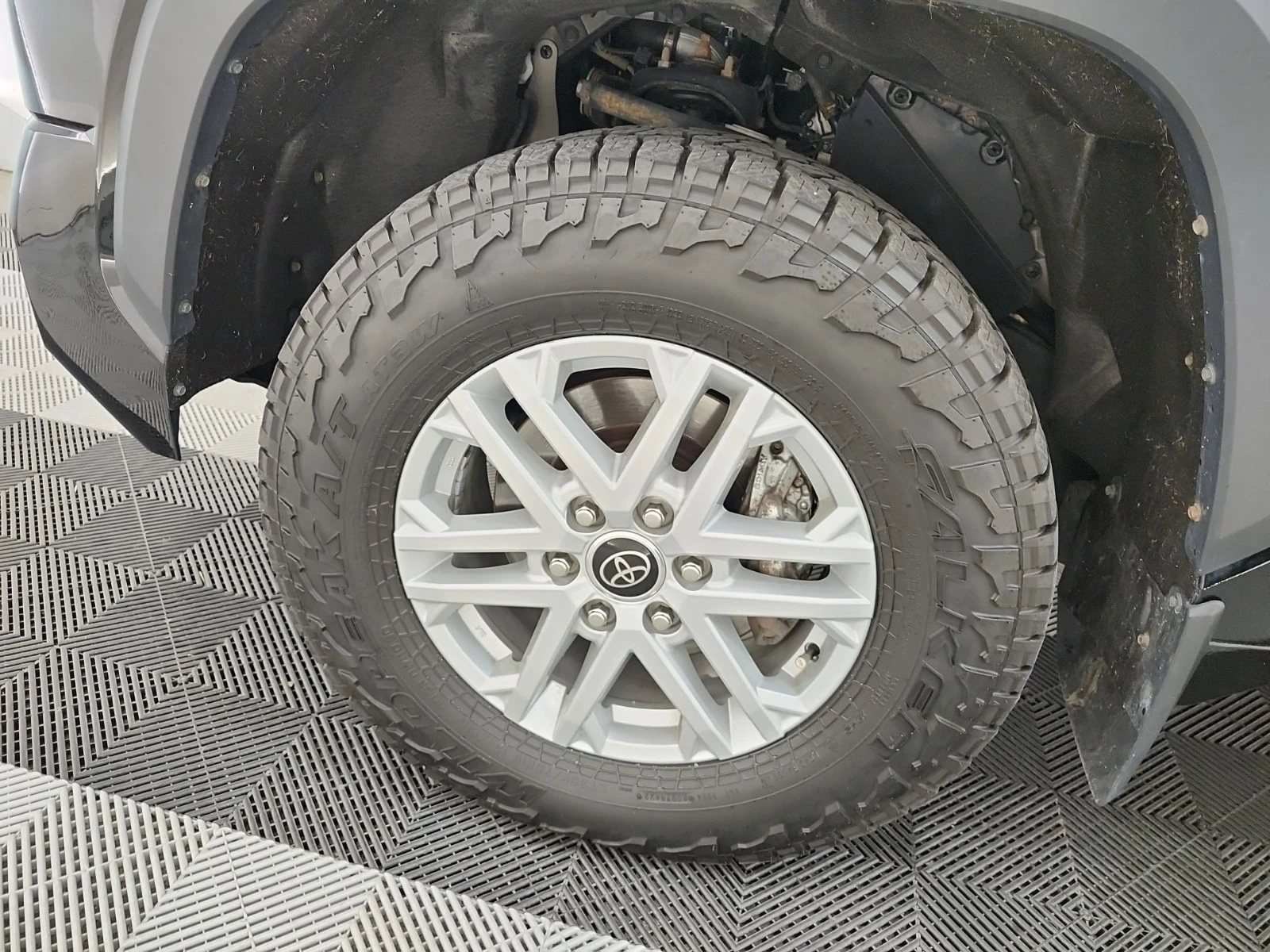 Toyota Tundra * SR5 CREW CAB LONG BED * 4WD * CARFAX * , снимка 6 - Автомобили и джипове - 56120728