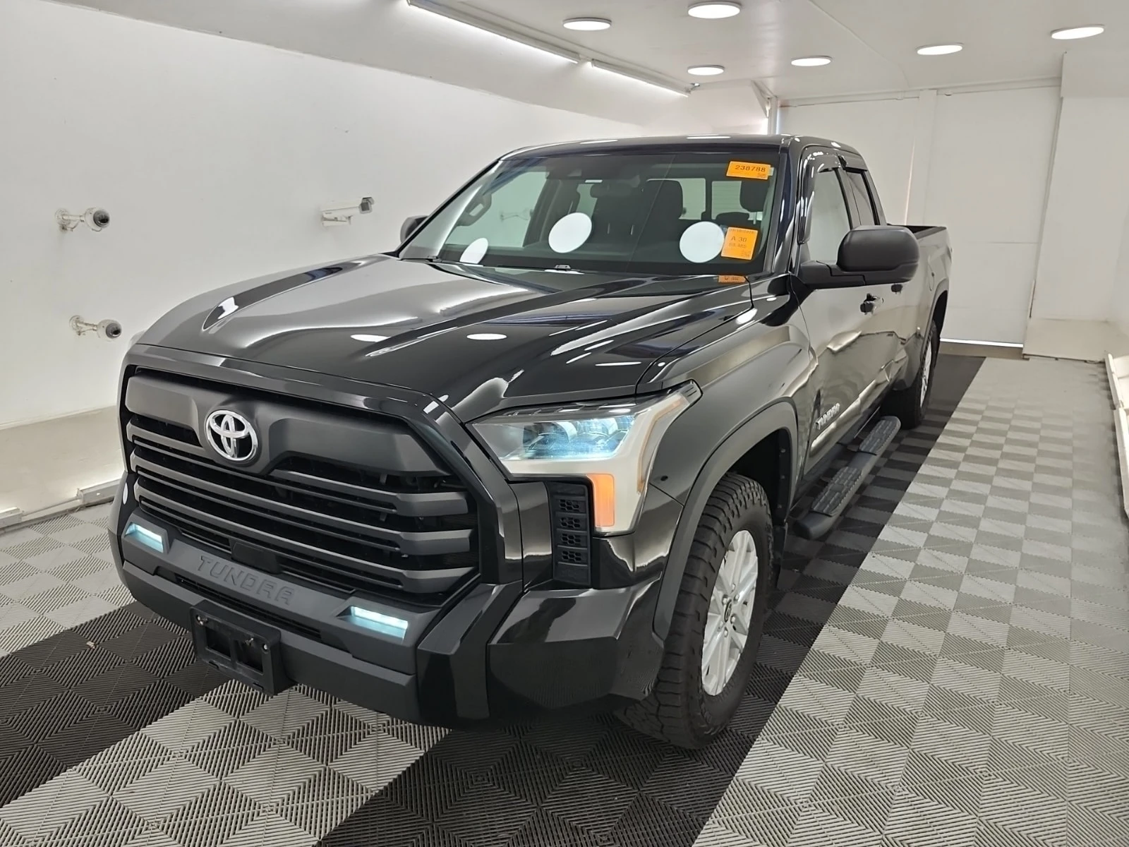 Toyota Tundra * SR5 CREW CAB LONG BED * 4WD * CARFAX * 