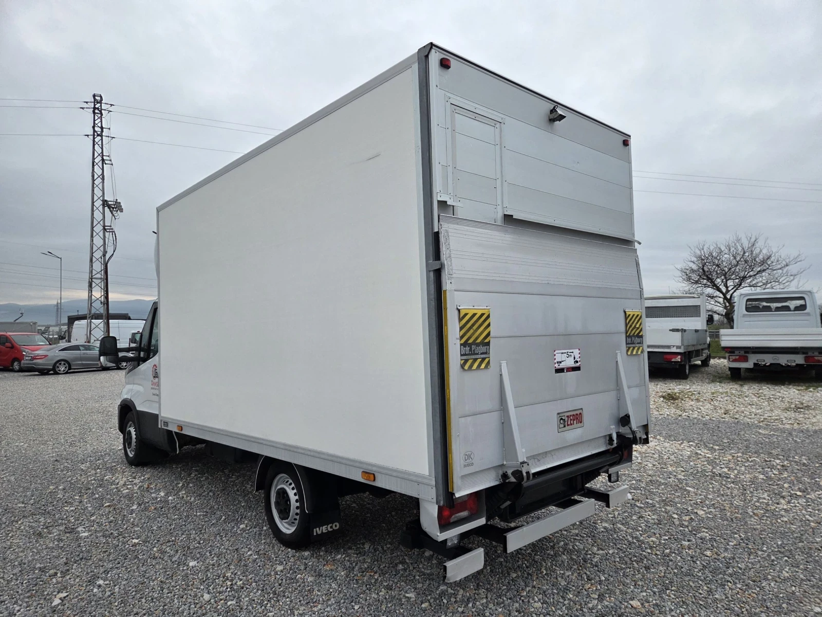 Iveco Daily 35s14, Клима, Падащ борд - изображение 3