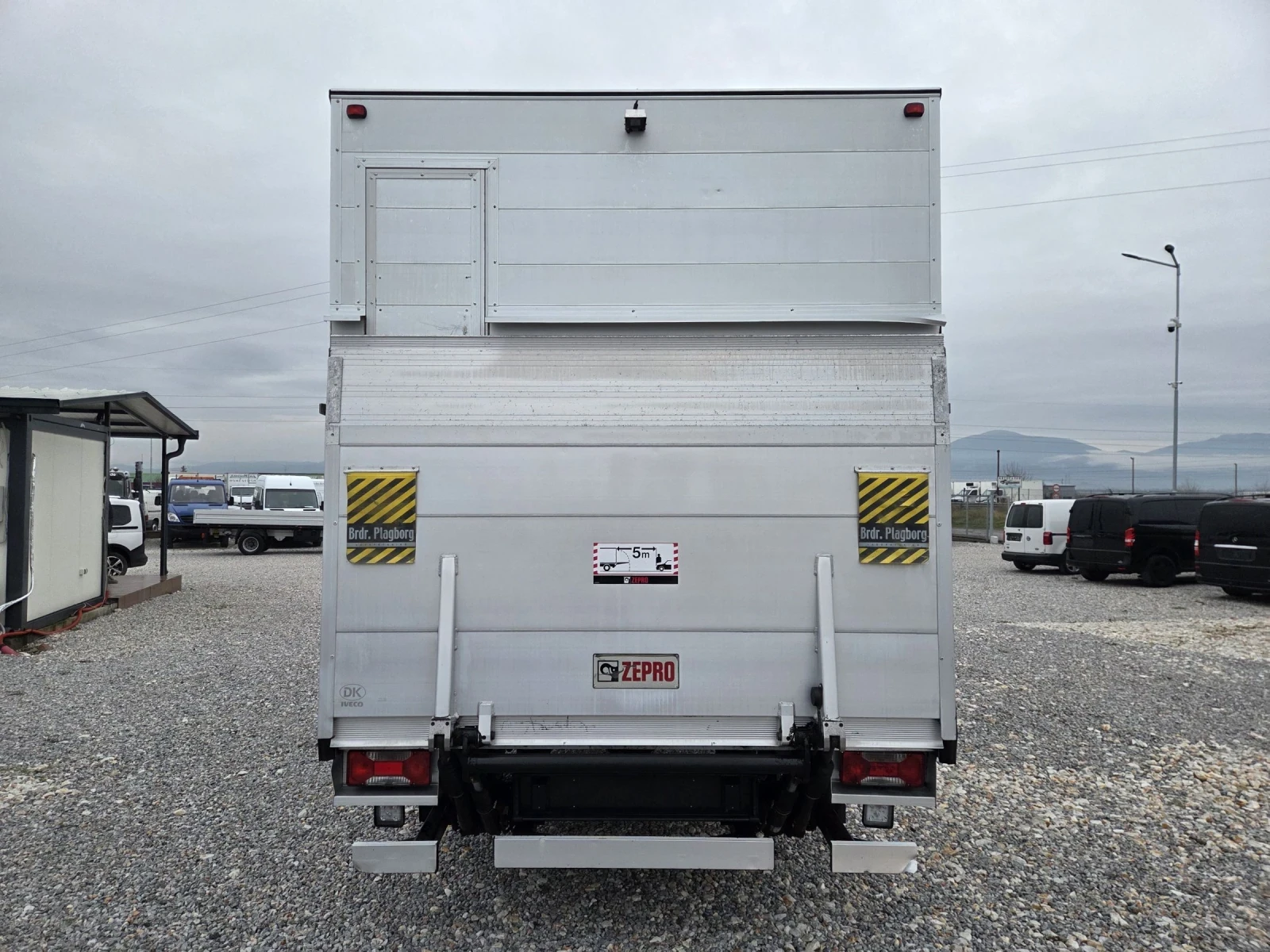 Iveco Daily 35s14, Клима, Падащ борд - изображение 4