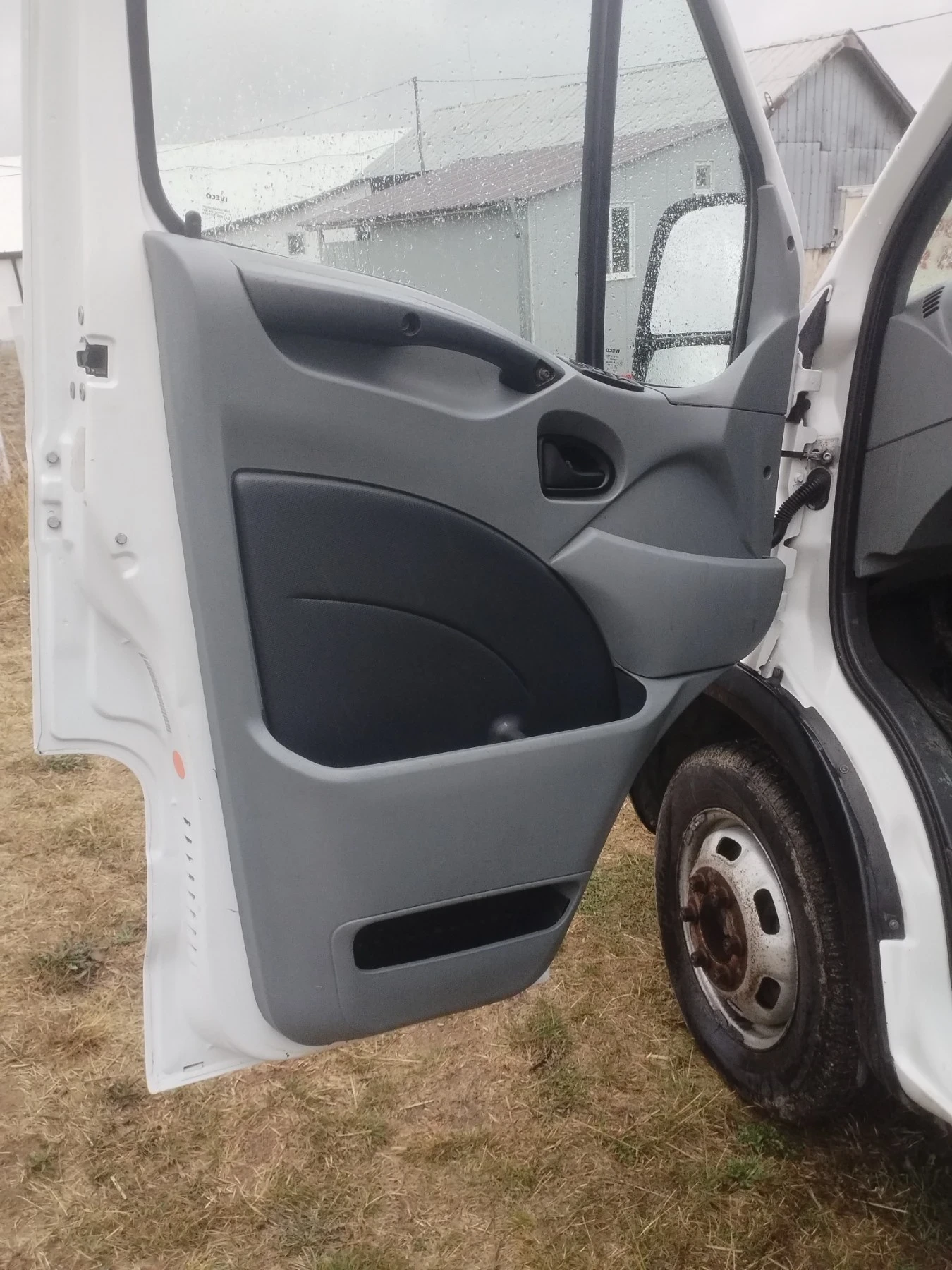 Iveco Daily, снимка 8 - Бусове и автобуси - 56522645