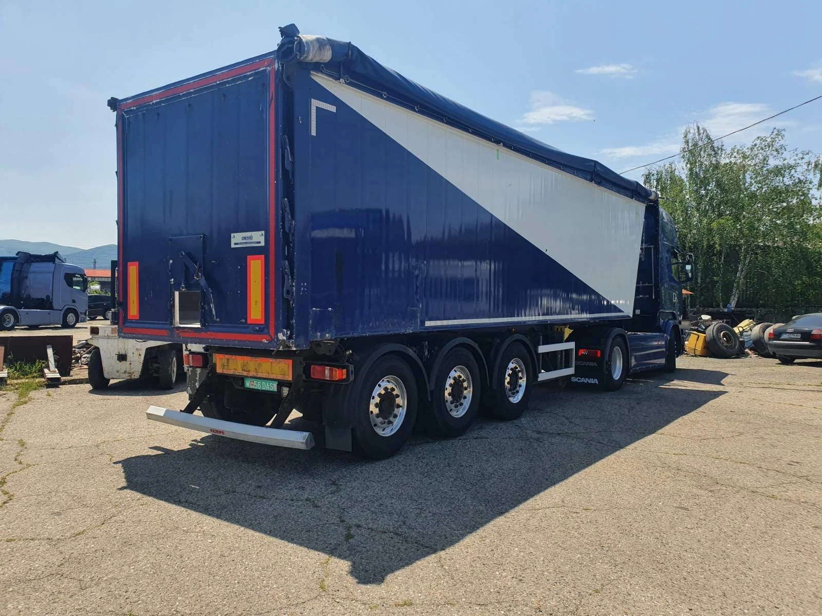 Полуремарке KEMPF  50 куб / капак врата / 6200 тара | Mobile.bg — изображение 1