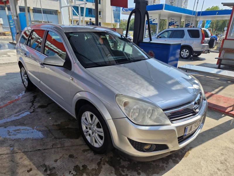 Opel Astra 1.7CDTI, снимка 1 - Автомобили и джипове - 47150129