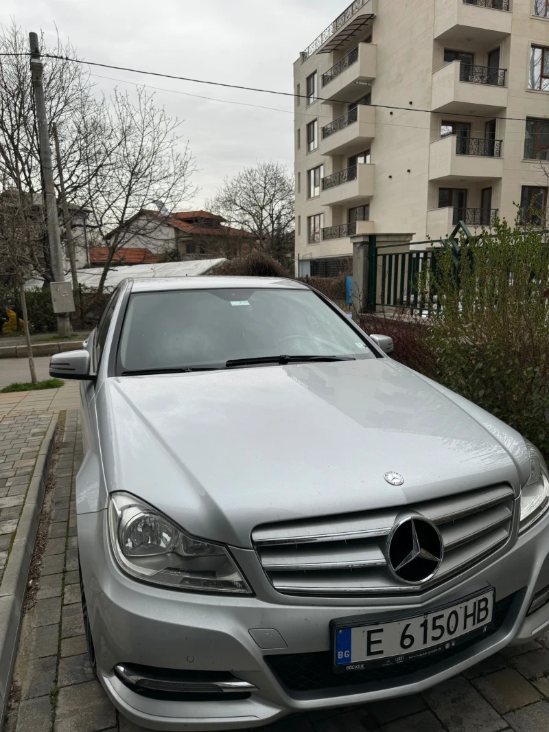 Mercedes-Benz C 220, снимка 2 - Автомобили и джипове - 48247569