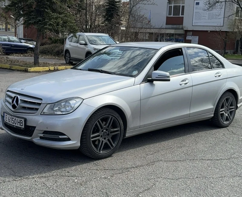 Mercedes-Benz C 220, снимка 6 - Автомобили и джипове - 48247569