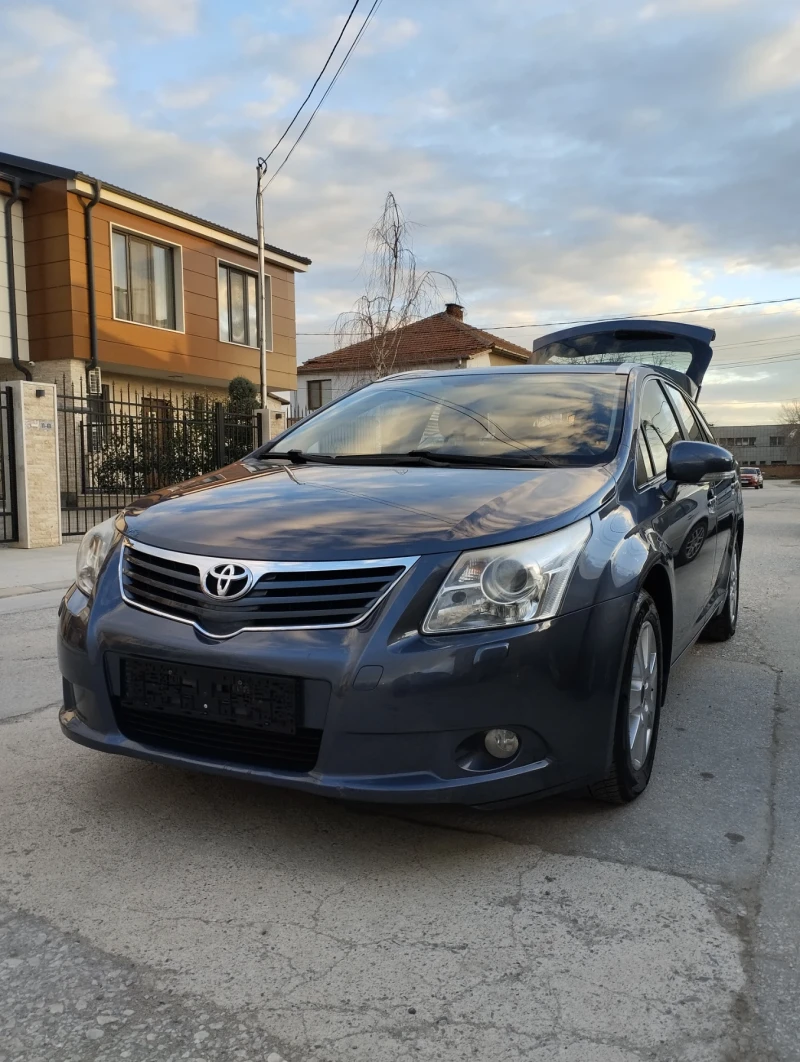 Toyota Avensis 1.8 valvematic, снимка 2 - Автомобили и джипове - 48358145