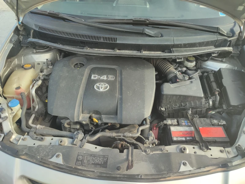 Toyota Auris, снимка 8 - Автомобили и джипове - 48879875