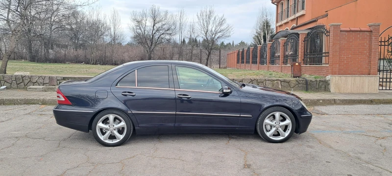 Mercedes-Benz C 220 2.2cdi* Нави* Кожа* 6ск.* Седан, снимка 14 - Автомобили и джипове - 49212670