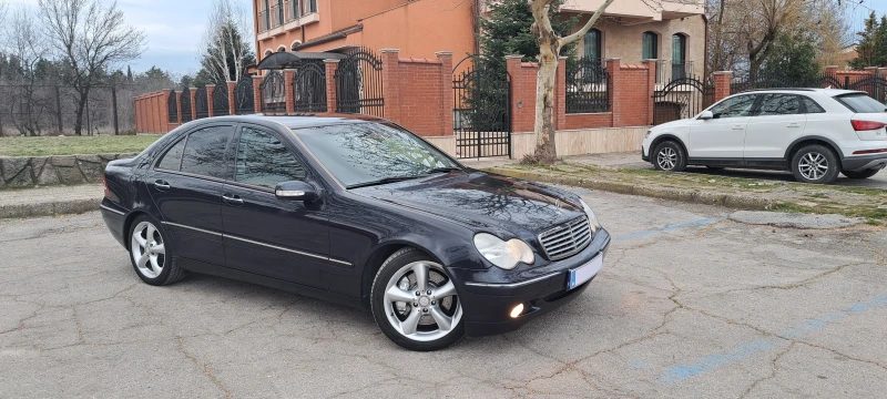 Mercedes-Benz C 220 2.2cdi* Нави* Кожа* 6ск.* Седан, снимка 13 - Автомобили и джипове - 49606878