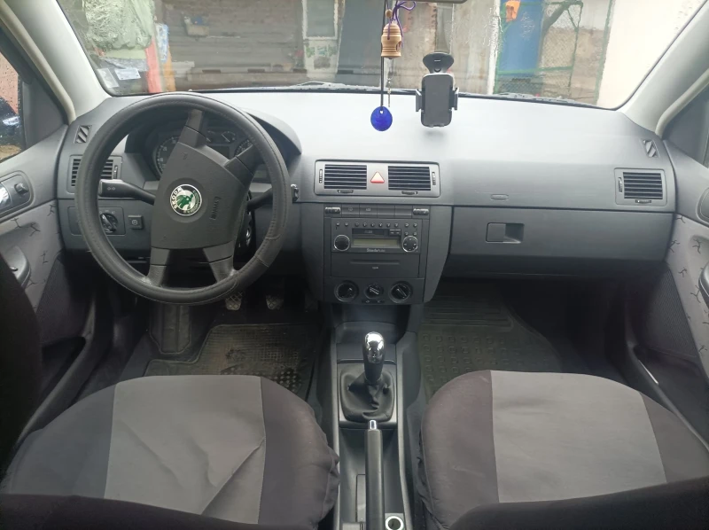 Skoda Fabia, снимка 5 - Автомобили и джипове - 49332500