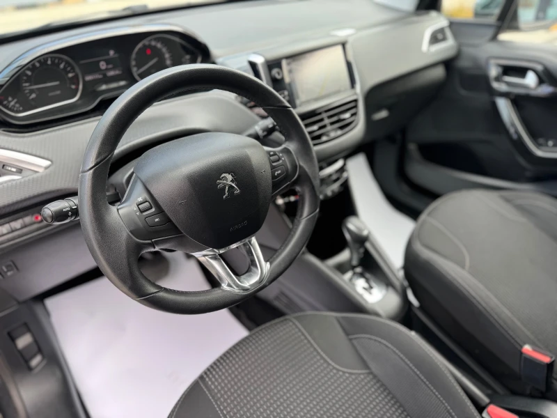 Peugeot 208 1.2I NEW TURBO FACE AUTOMATIC PURETECH, снимка 10 - Автомобили и джипове - 49600161