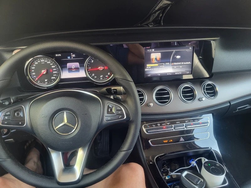 Mercedes-Benz E 200, снимка 9 - Автомобили и джипове - 51991662