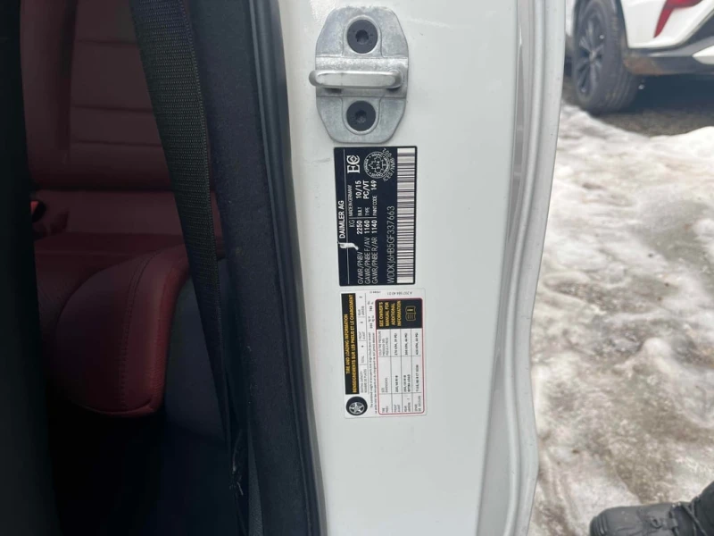 Mercedes-Benz E 400 * CARFAX * БЕЗ ПЪРВОНАЧАЛНА ВНОСКА, снимка 10 - Автомобили и джипове - 52855922