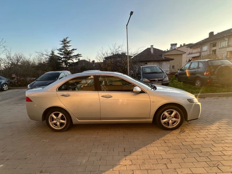 Honda Accord 2.2 i.CTDi, снимка 4 - Автомобили и джипове - 52899808