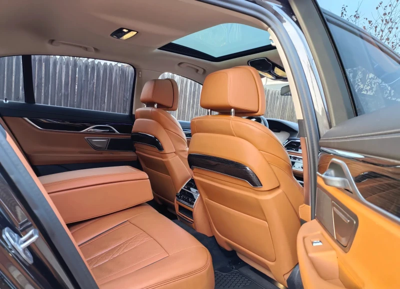 BMW 750 xDrive, снимка 8 - Автомобили и джипове - 53010921