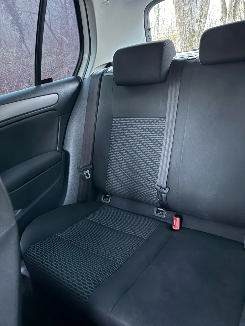 VW Golf VI 1.6 TDI, снимка 15 - Автомобили и джипове - 53020704