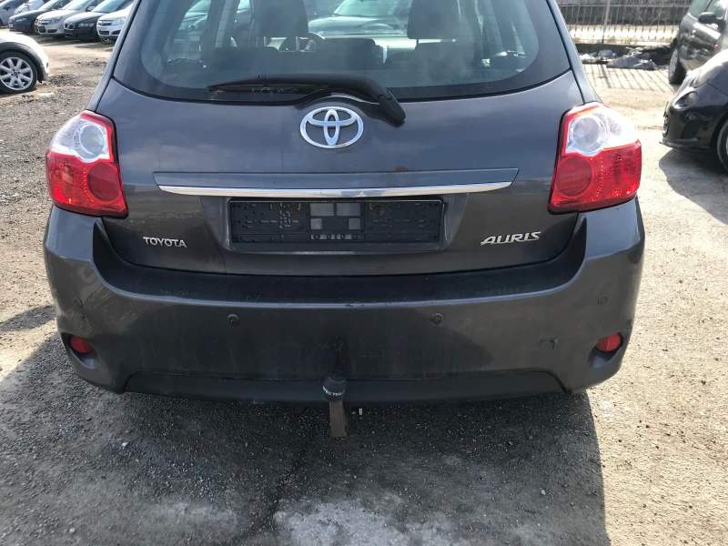 Toyota Auris 2.0D D4D сервизна история , снимка 4 - Автомобили и джипове - 53401545