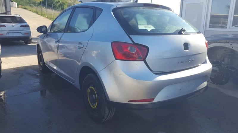 Seat Ibiza 1.4i 16v, снимка 4 - Автомобили и джипове - 36847103