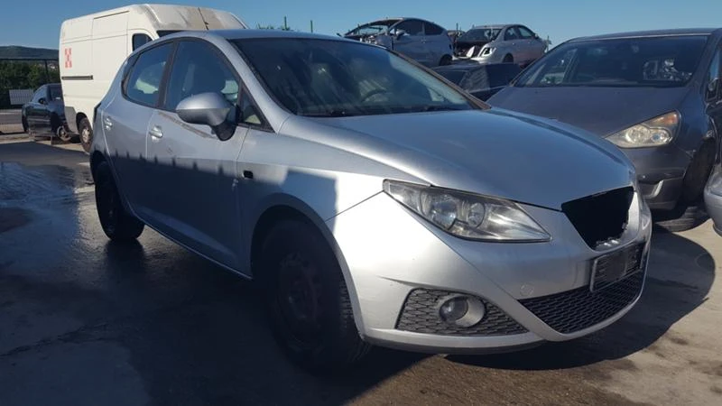 Seat Ibiza 1.4i 16v, снимка 1 - Автомобили и джипове - 36847103