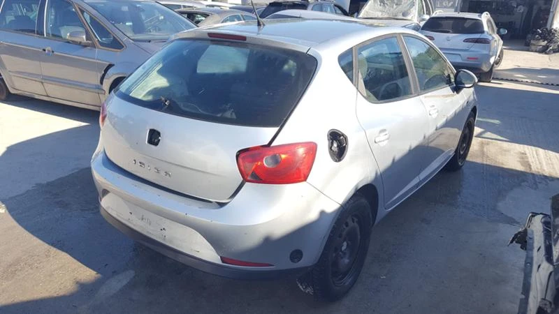 Seat Ibiza 1.4i 16v, снимка 3 - Автомобили и джипове - 36847103