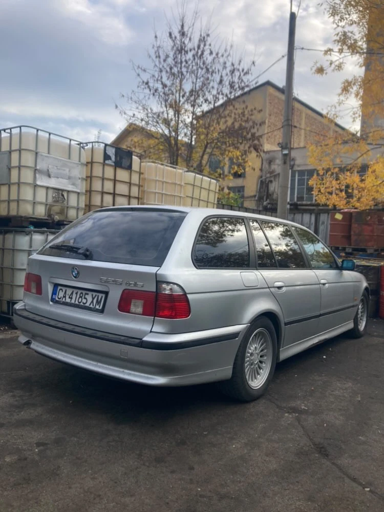 BMW 525 Tds, снимка 3 - Автомобили и джипове - 47530313