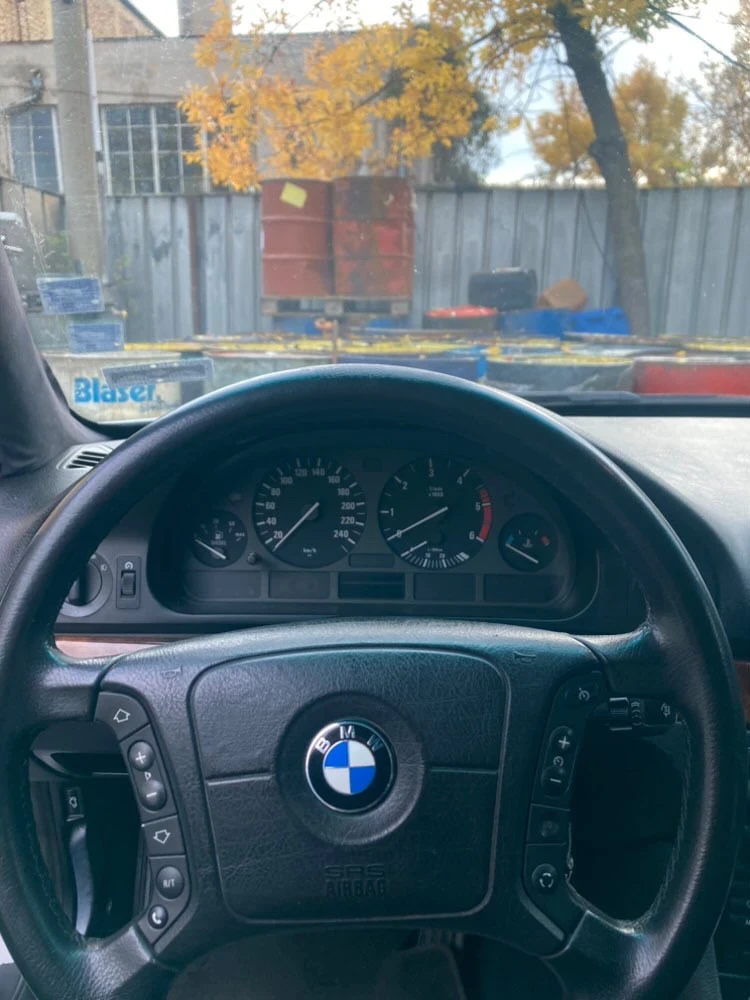 BMW 525 Tds, снимка 8 - Автомобили и джипове - 47530313