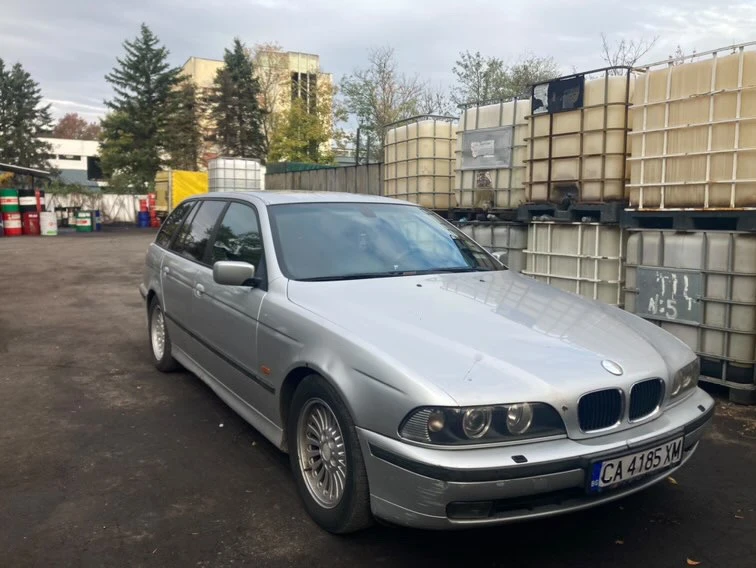 BMW 525 Tds, снимка 5 - Автомобили и джипове - 47530313