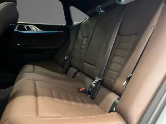 BMW 440 i M xDrive Coupe = M-Sport Pro = Гаранция, снимка 8 - Автомобили и джипове - 53236994