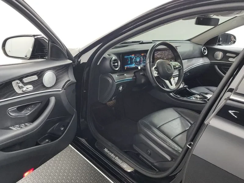 Mercedes-Benz E 300 4Matic Avantgarde, снимка 10 - Автомобили и джипове - 55717013