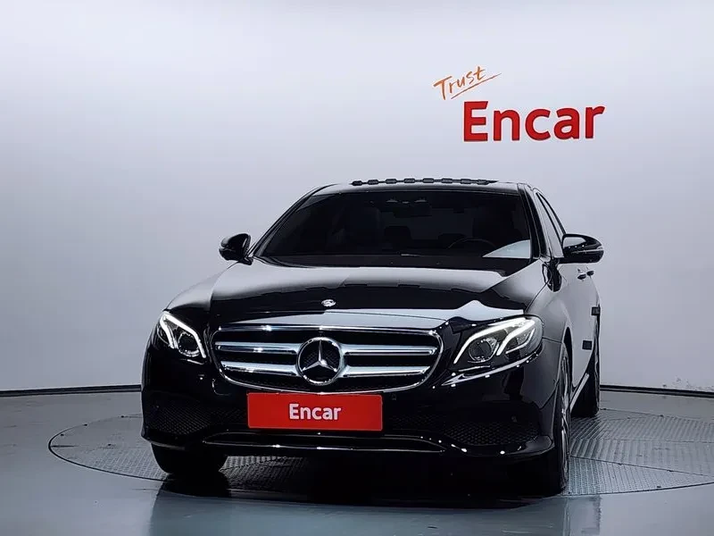 Mercedes-Benz E 300 4Matic Avantgarde, снимка 3 - Автомобили и джипове - 55717013