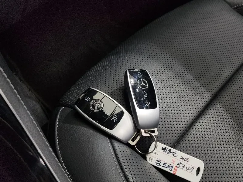 Mercedes-Benz E 300 4Matic Avantgarde, снимка 15 - Автомобили и джипове - 55717013