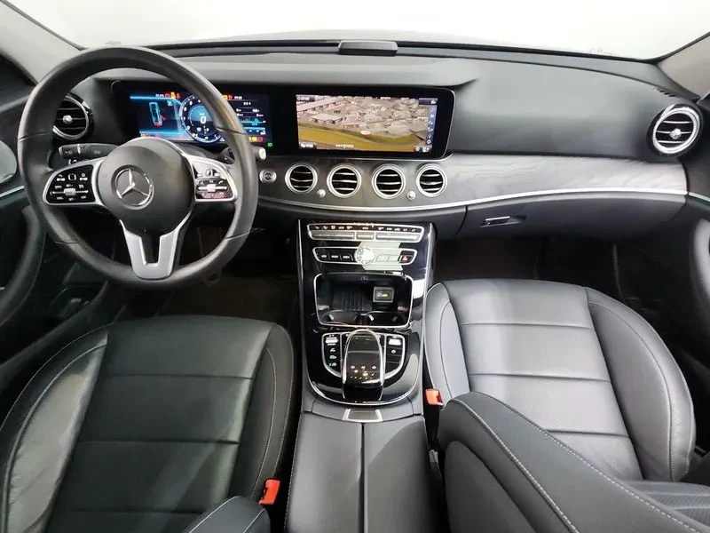 Mercedes-Benz E 300 4Matic Avantgarde, снимка 7 - Автомобили и джипове - 55717013