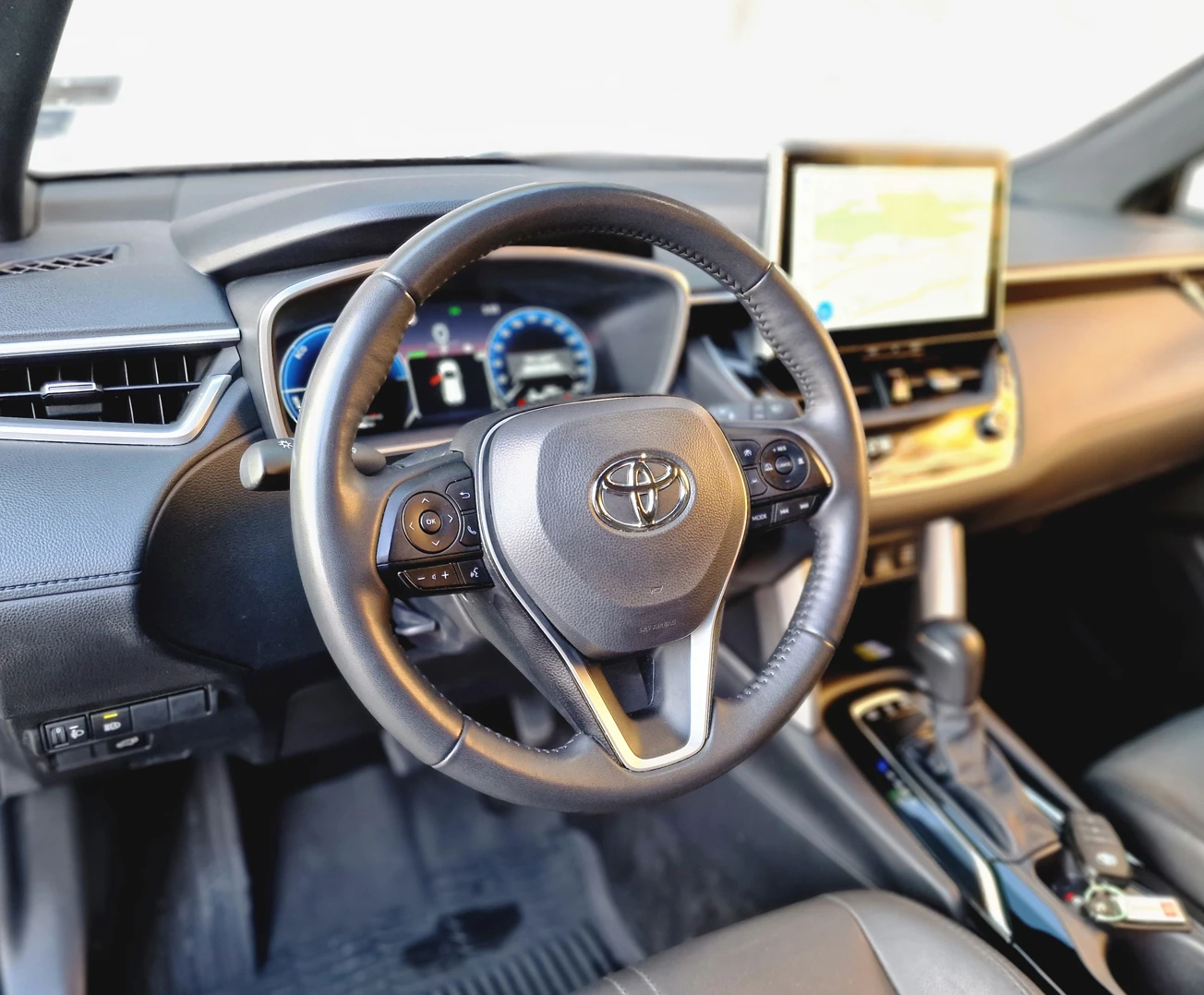 Toyota Corolla Cross 2.0 Luxury | Mobile.bg   15