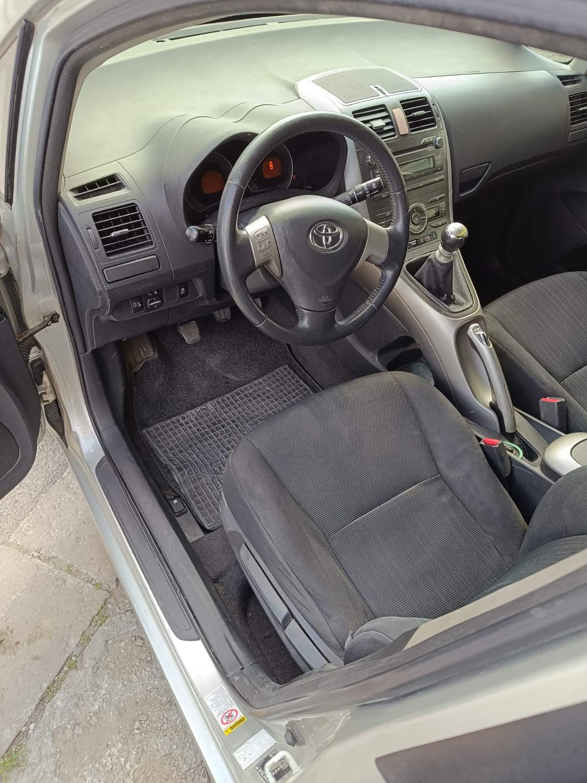 Toyota Auris  - изображение 9