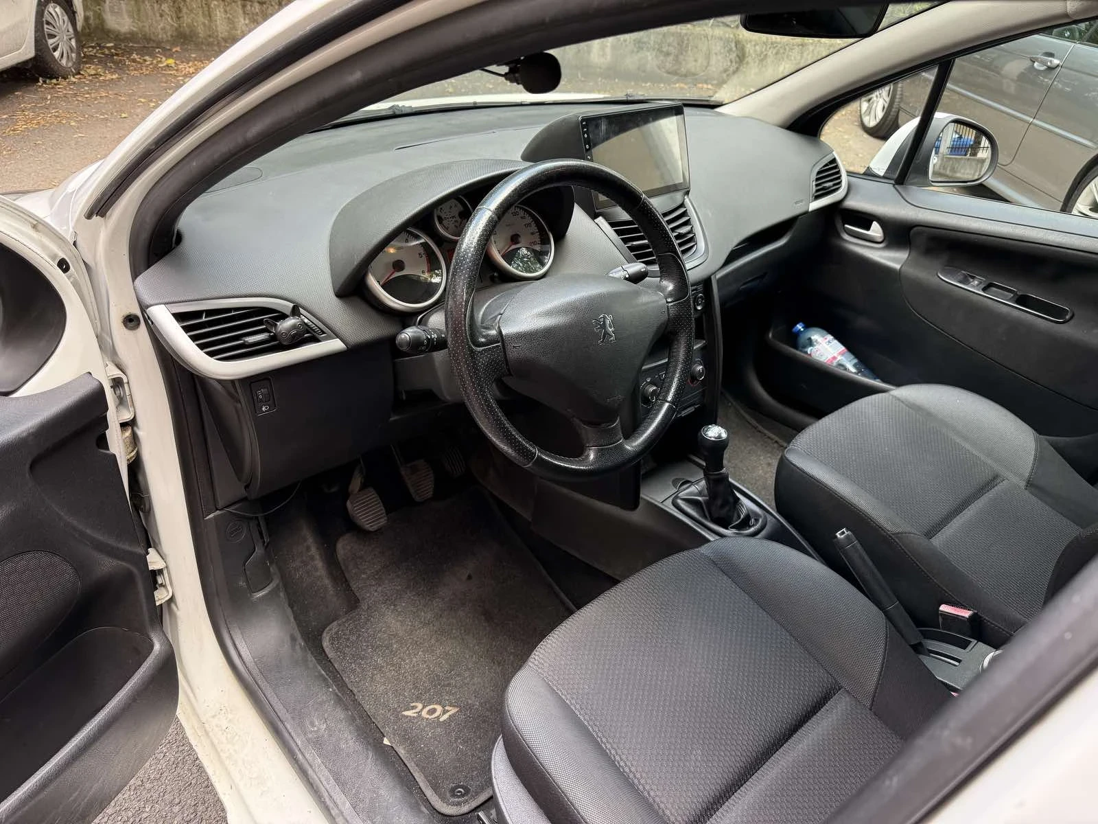 Peugeot 207, снимка 5 - Автомобили и джипове - 55770342
