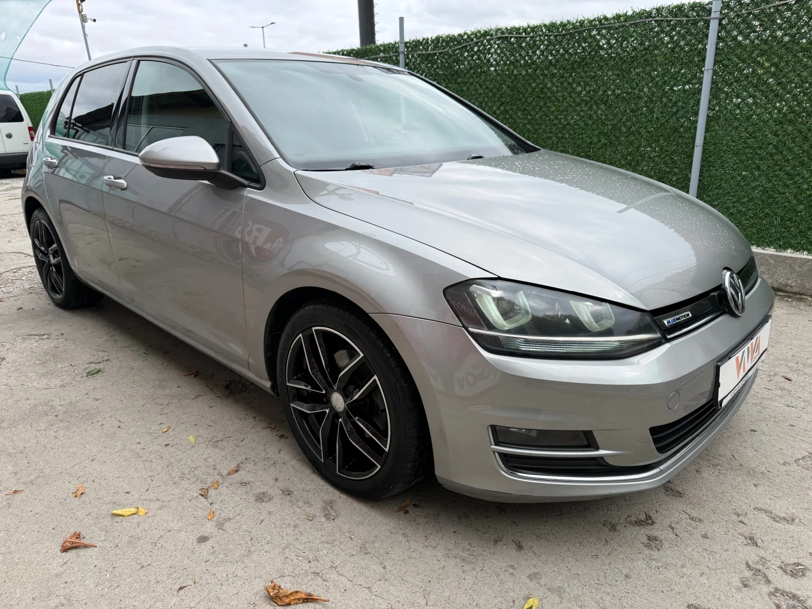 VW Golf 1.6TDI-105к.с High Line Автомат Лед Светлини  - изображение 4