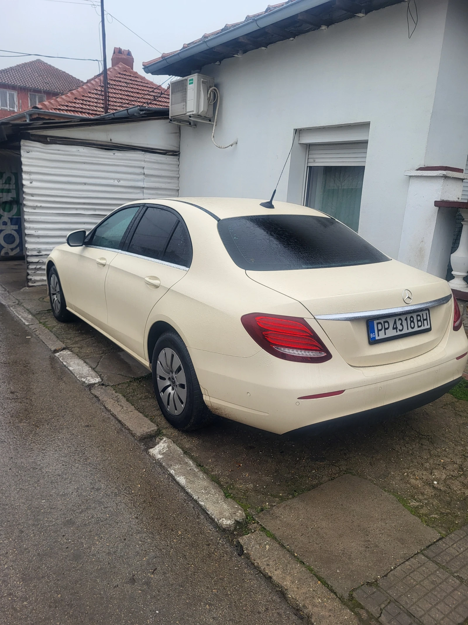 Mercedes-Benz E 200, снимка 15 - Автомобили и джипове - 53887140
