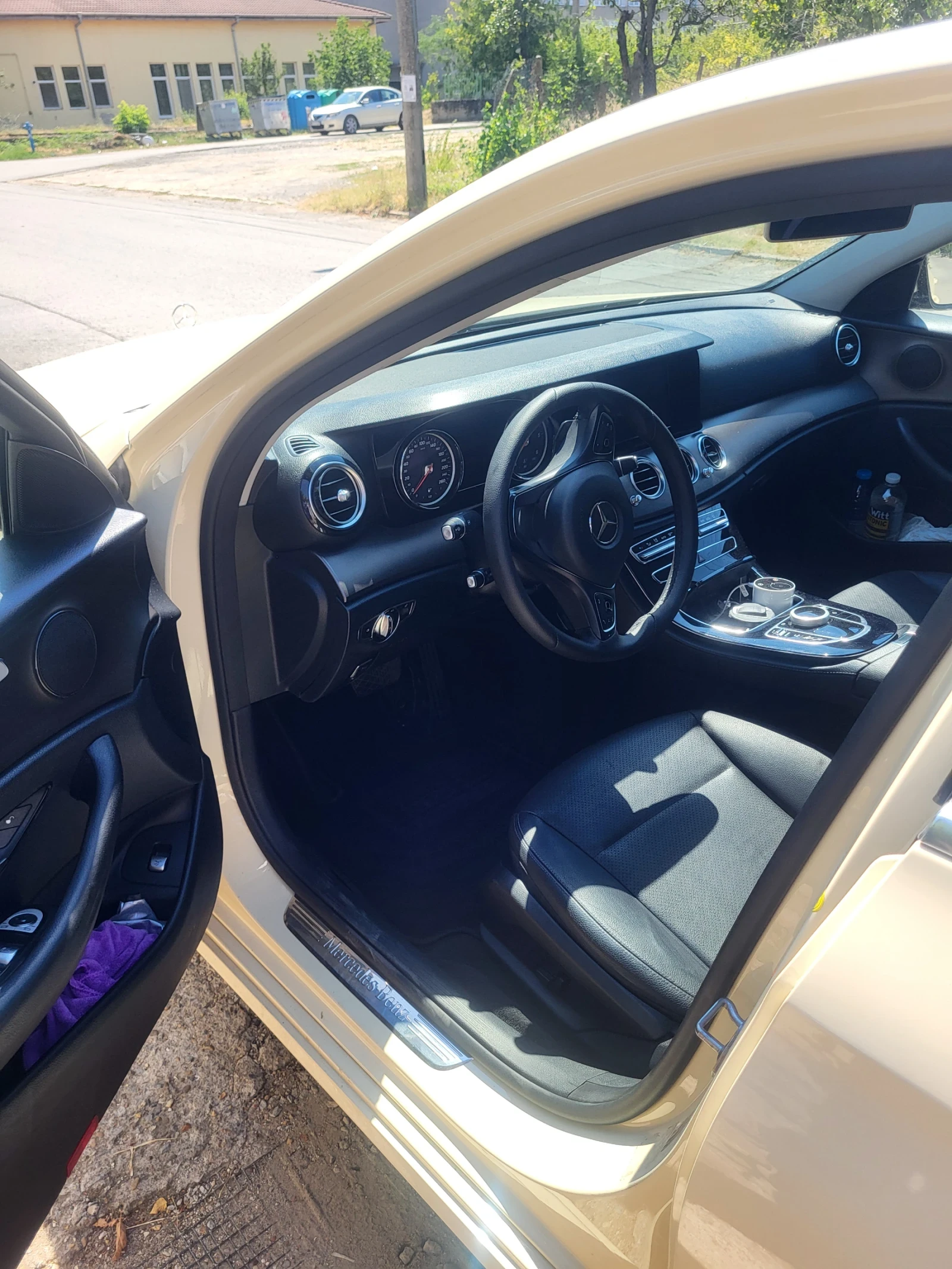 Mercedes-Benz E 200  - изображение 5