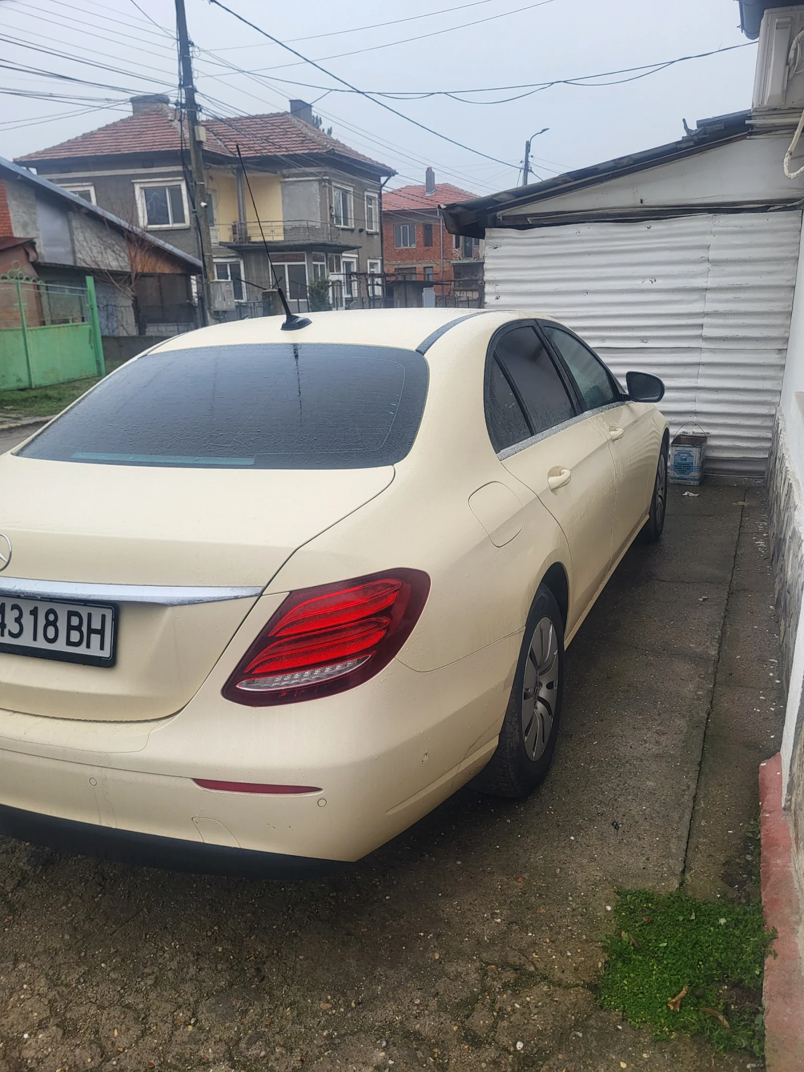 Mercedes-Benz E 200, снимка 16 - Автомобили и джипове - 53887140