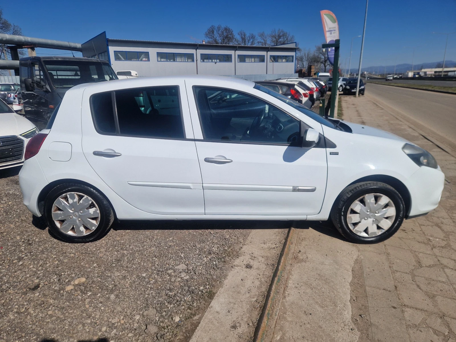 Renault Clio 1.2i16v 75HP.FACE LIFT ITALIA, снимка 7 - Автомобили и джипове - 53783263