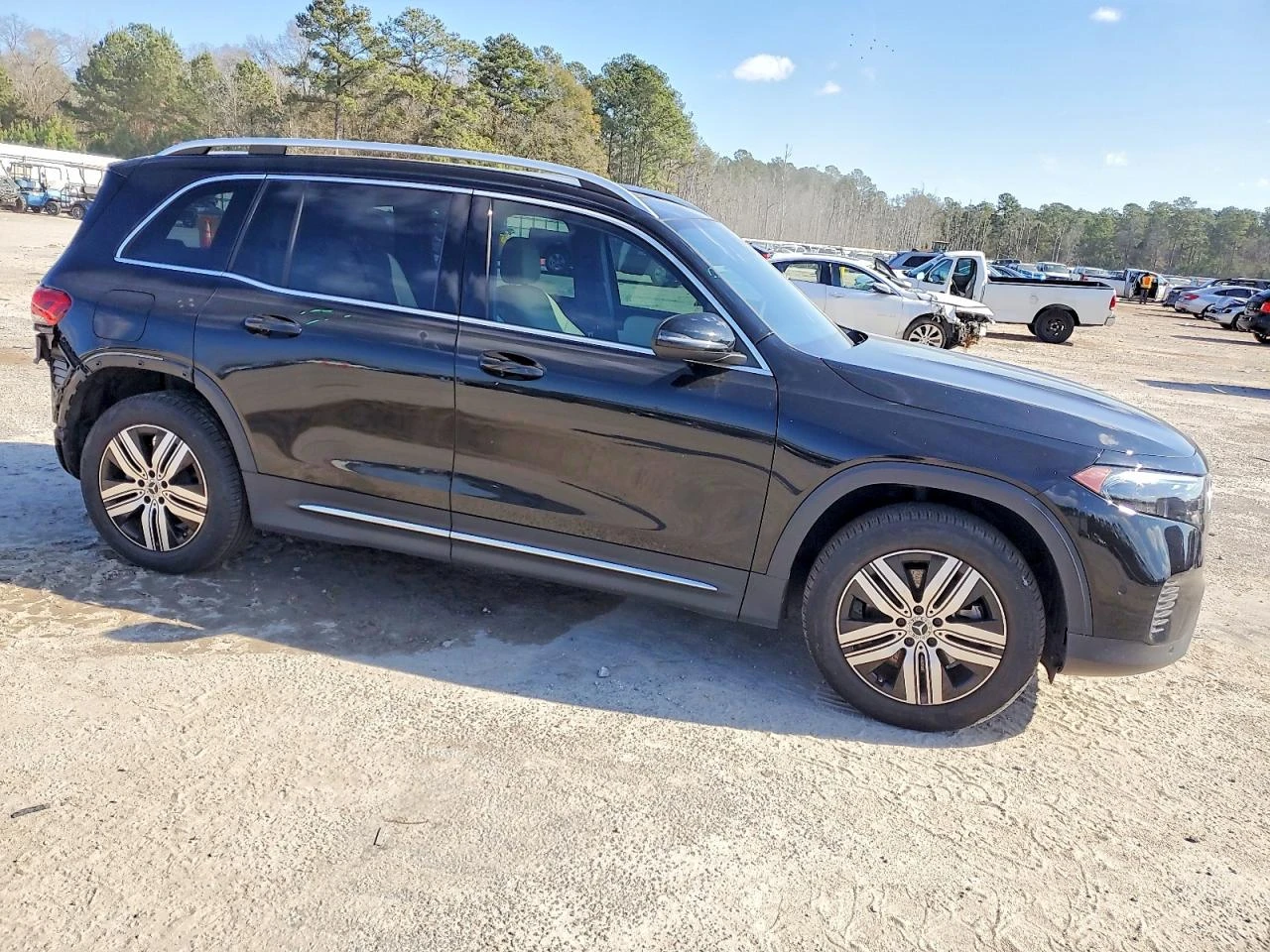 Mercedes-Benz EQB 300 4Matic, снимка 4 - Автомобили и джипове - 53939849