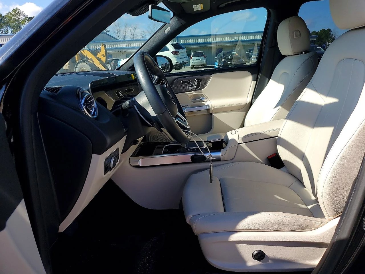 Mercedes-Benz EQB 300 4Matic, снимка 7 - Автомобили и джипове - 53939849